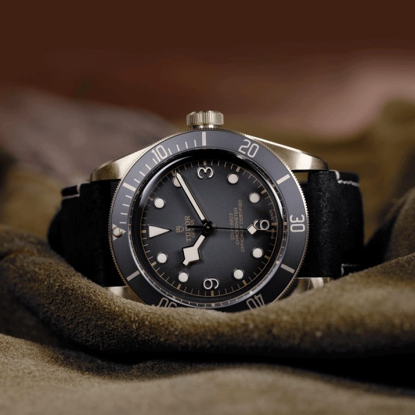 Tudor Black Bay Bronze automatic watch 43 mm M79250BA 0001 Lepage