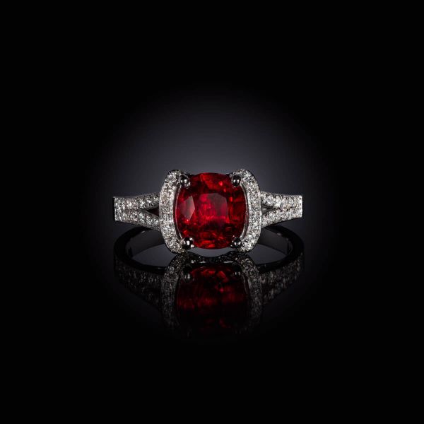 Le Siam ring in white gold ruby and diamonds Lepage