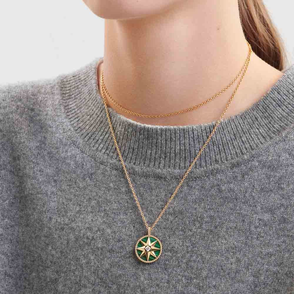 Rose des vents medallion shop necklace