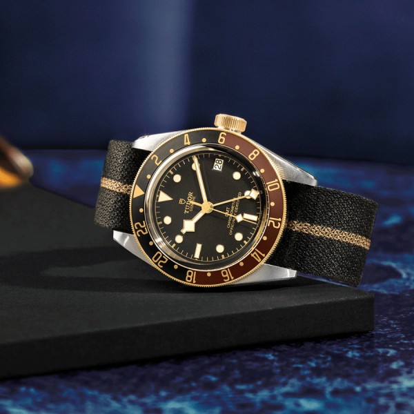 Tudor black bay 2024 gmt fabric strap