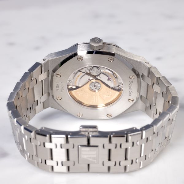 Pre Owned Audemars Piguet Royal Oak 15400ST Full Set 2015 Lepage