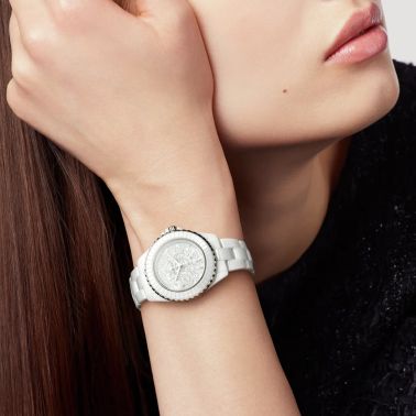 Chanel j12 2024 watch sizes