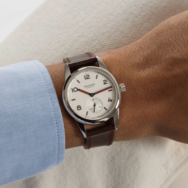 Nomos club online