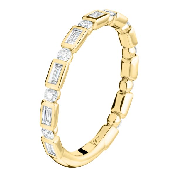 Lepage Inspirante wedding band in yellow gold and diamonds