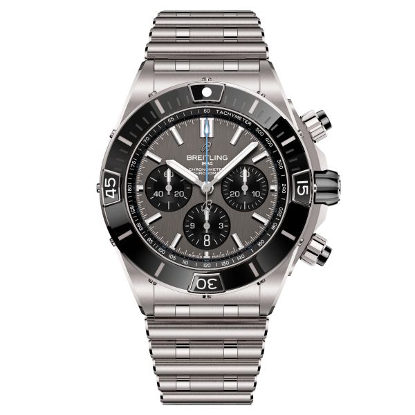 Montre Breitling Super Chronomat Titanium B01 automatique cadran anthracite bracelet rouleaux titane 44 mm EB0136251M1S1