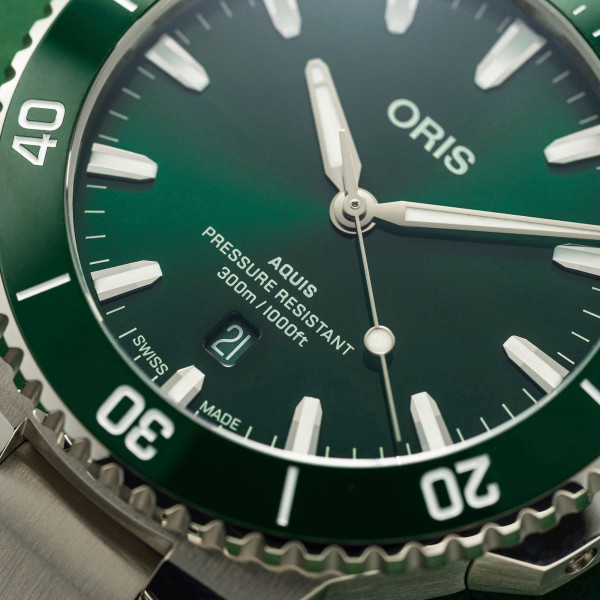 Oris Plongee Aquis Date Caliber 733 watch automatic green steel bracelet 43 5 mm 01 733 7789 4157 07 8 23 04PEB Lepage