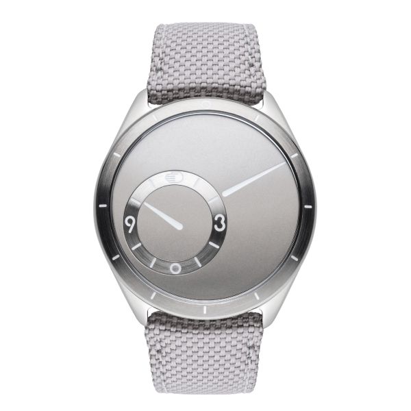 Montre Ressence TYPE 9 Grey titane automatique cadran gris bracelet synthétique tissé 39 mm